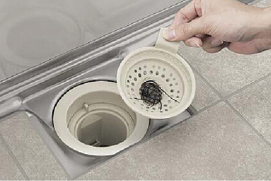 カンタン着脱
ヘアキャッチャー付排水口