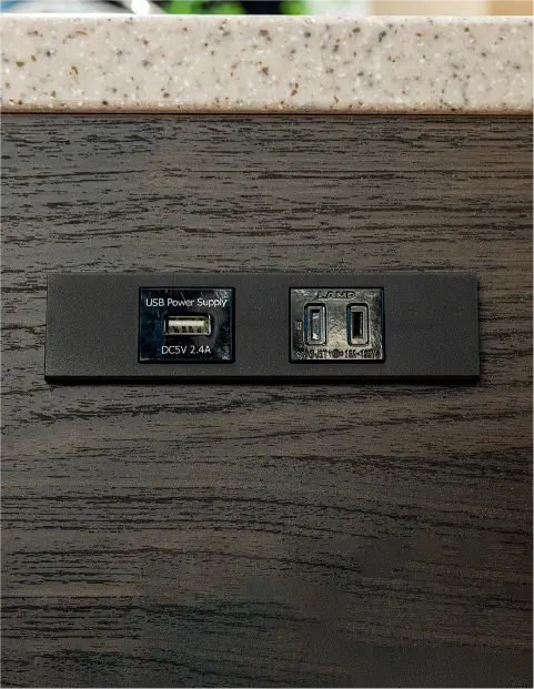 USBポート＋コンセント