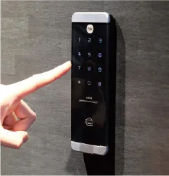 暗証番号での解錠操作