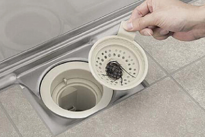 カンタン着脱
ヘアキャッチャー付排水口